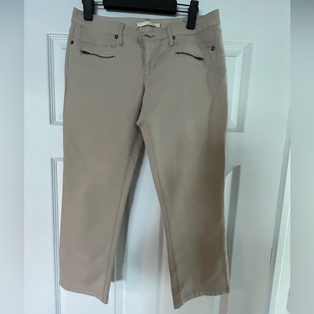 Women’s tan capri jeans